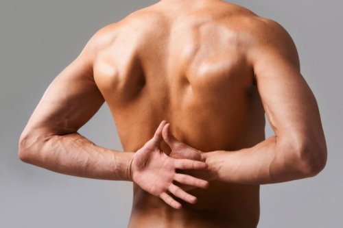Острая боль в спине: как лечиться, чтоб не разориться